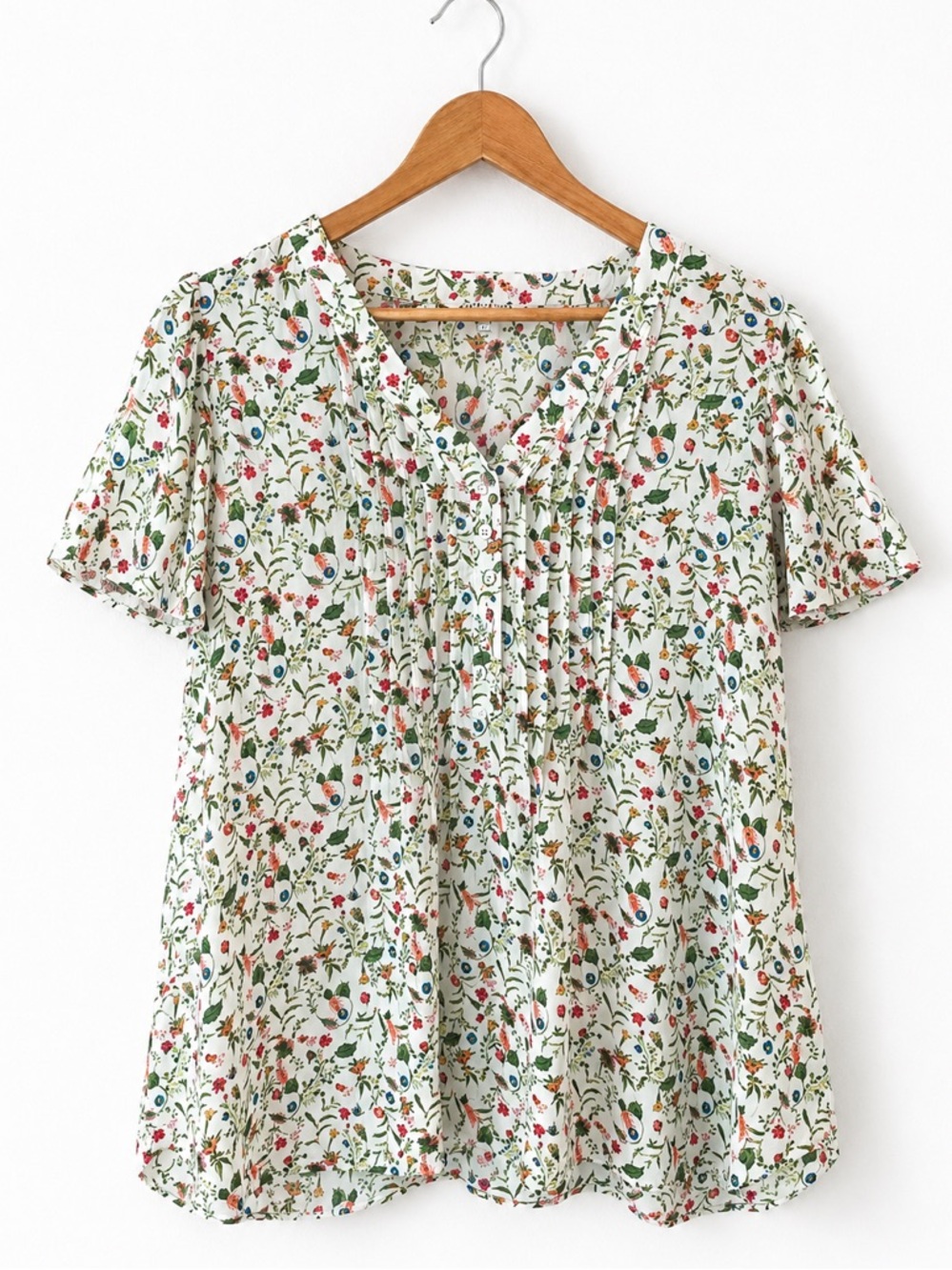 Rose + Olive Floral Cream Color Pintuck Short-Sleeve Women's Top - Size 1X